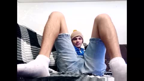 Snapshot of raymartino chatting on December 17, 2025, 8:42 am RayMartino online show from December 17, 2025, 8:42 am