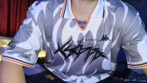 Snapshot of raymartino chatting on February 3, 2026, 11:32 pm RayMartino online show from February 3, 2026, 11:32 pm