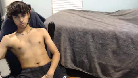 Snapshot of raymondg8596 chatting on February 25, 2025, 3:42 am raymondg8596 online show from February 25, 2025, 3:42 am