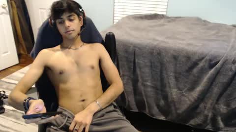 Snapshot of raymondg8596 chatting on March 4, 2025, 2:49 am raymondg8596 online show from March 4, 2025, 2:49 am