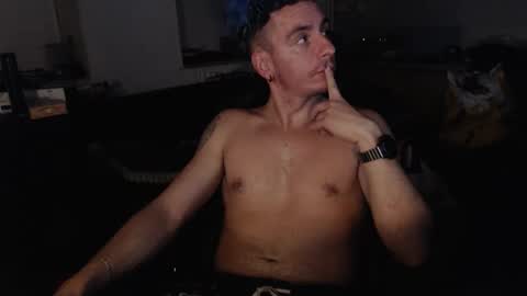 Rayzel online show from December 14, 2025, 11:31 pm