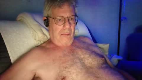 Snapshot of rbycks chatting on April 10, 2026, 1:55 am mickey95003 online show from April 10, 2026, 1:55 am