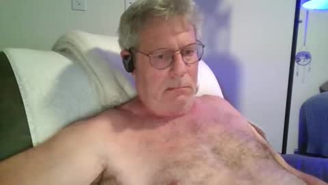 Snapshot of rbycks chatting on April 12, 2026, 2:27 am mickey95003 online show from April 12, 2026, 2:27 am