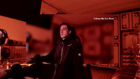 rcomi4 online show from November 11, 2025, 4:29 pm