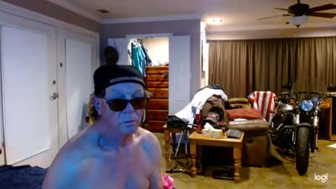 Snapshot of ready4aride2day chatting on March 16, 2026, 5:44 am ready4aride2day online show from March 16, 2026, 5:44 am