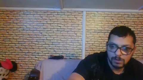 Snapshot of real_coupl3 chatting on December 3, 2025, 5:48 am real_coupl3 online show from December 3, 2025, 5:48 am