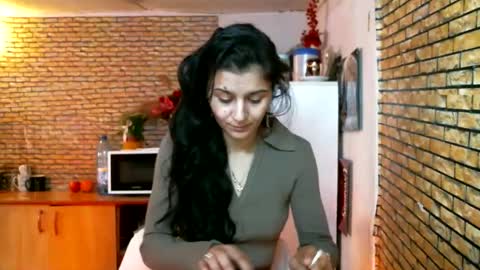 Snapshot of real_coupl3 chatting on February 21, 2026, 9:21 am real_coupl3 online show from February 21, 2026, 9:21 am