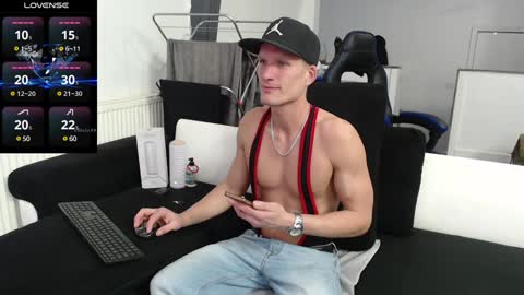 Snapshot of reallyman7 chatting on January 3, 2025, 3:27 am Ask me online show from January 3, 2025, 3:27 am
