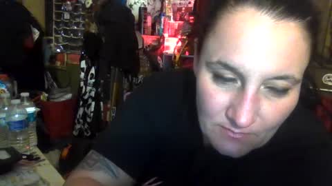 Snapshot of reallyredrum69th chatting on October 14, 2025, 5:52 am reallyredrum69th online show from October 14, 2025, 5:52 am