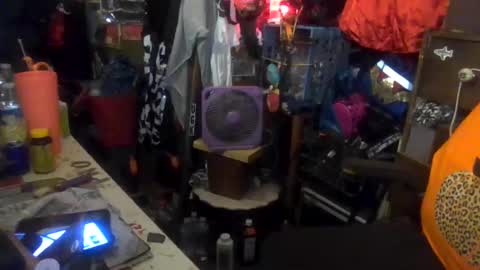 Snapshot of reallyredrum69th chatting on October 18, 2025, 5:43 am reallyredrum69th online show from October 18, 2025, 5:43 am