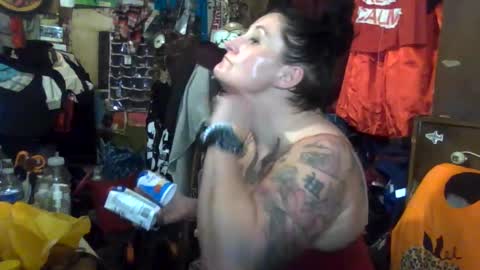 Snapshot of reallyredrum69th chatting on October 19, 2025, 6:25 am reallyredrum69th online show from October 19, 2025, 6:25 am