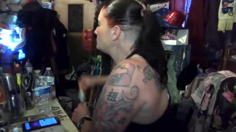 Snapshot of reallyredrum69th chatting on November 6, 2025, 5:36 pm reallyredrum69th online show from November 6, 2025, 5:36 pm