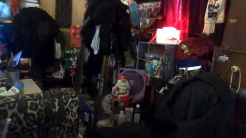 Snapshot of reallyredrum69th chatting on December 4, 2025, 5:21 pm reallyredrum69th online show from December 4, 2025, 5:21 pm