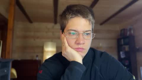 AliceEve online show from October 20, 2025, 9:10 am