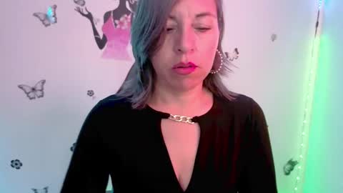 Snapshot of rebbeca09 chatting on June 5, 2026, 12:44 pm Rebbeca online show from June 5, 2026, 12:44 pm