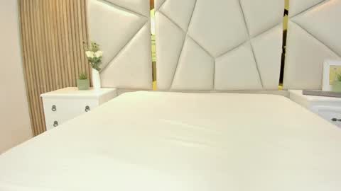 Snapshot of rebeca_brown_ chatting on October 17, 2025, 11:24 am Rebeca online show from October 17, 2025, 11:24 am