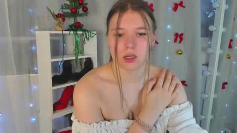 rebecca_____ online show from December 11, 2024, 9:45 pm