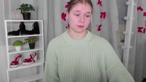 rebecca_____ online show from February 10, 2025, 12:30 am