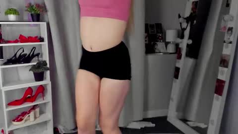 rebecca_____ online show from October 7, 2025, 1:47 am