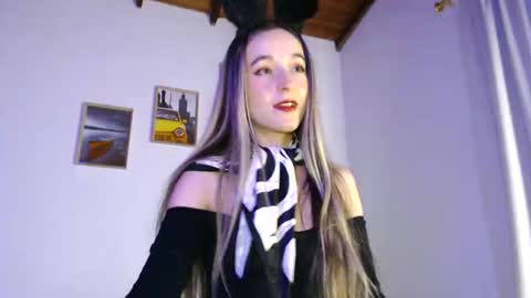 Snapshot of rebecca_johonsonn chatting on November 1, 2025, 1:18 am Becca Johnsoon online show from November 1, 2025, 1:18 am