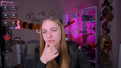 rebecca_smile_ online show from October 21, 2025, 5:52 am