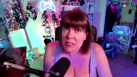 Snapshot of rebeccalovexxx chatting on February 11, 2026, 10:59 pm Rebecca Love online show from February 11, 2026, 10:59 pm