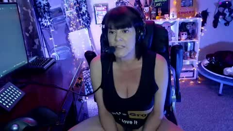 Snapshot of rebeccalovexxx chatting on April 9, 2026, 5:40 pm Rebecca Love online show from April 9, 2026, 5:40 pm