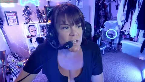 Snapshot of rebeccalovexxx chatting on May 9, 2026, 8:03 pm Rebecca Love online show from May 9, 2026, 8:03 pm