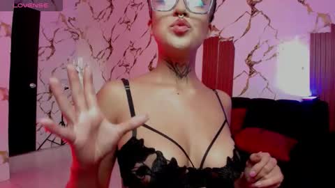 Snapshot of rebeka_baker chatting on October 10, 2025, 11:42 am REBEKA online show from October 10, 2025, 11:42 am