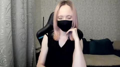 Snapshot of rebesaolset chatting on December 12, 2024, 5:15 pm RebesaOlset online show from December 12, 2024, 5:15 pm