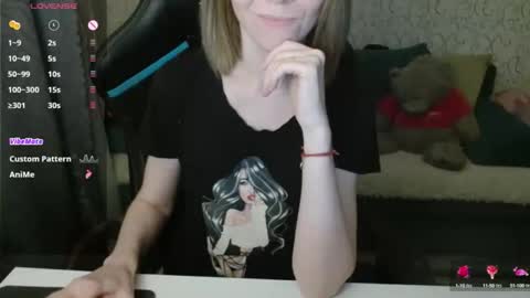 Snapshot of rebesaolset chatting on October 5, 2025, 3:21 pm RebesaOlset online show from October 5, 2025, 3:21 pm