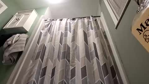 recka810 online show from November 30, 2025, 8:07 am