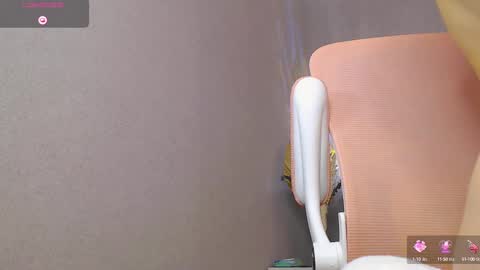 Snapshot of red__candy chatting on March 3, 2025, 6:33 pm red__candy online show from March 3, 2025, 6:33 pm