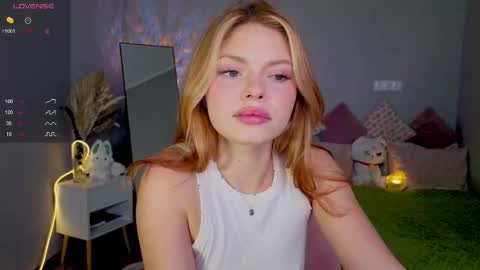 Snapshot of red__candy chatting on September 14, 2025, 12:48 pm red__candy online show from September 14, 2025, 12:48 pm