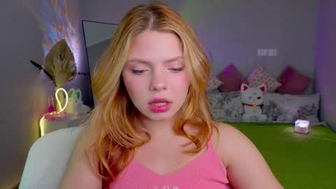 Snapshot of red__candy chatting on October 9, 2025, 2:15 pm red__candy online show from October 9, 2025, 2:15 pm