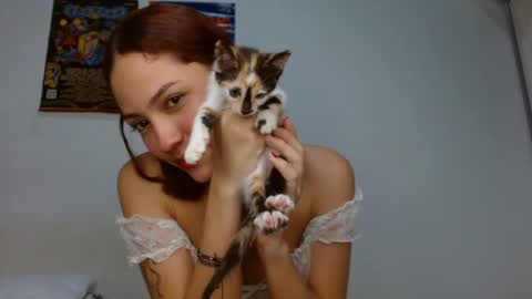 Snapshot of red_chanty chatting on September 22, 2025, 10:56 pm Lorena online show from September 22, 2025, 10:56 pm