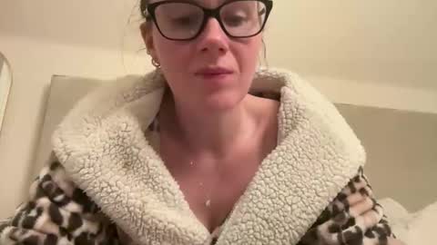 Rosie online show from January 8, 2026, 7:27 pm