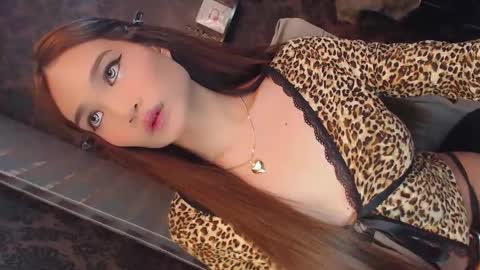 Snapshot of red_linn chatting on September 9, 2025, 1:38 am danika linn online show from September 9, 2025, 1:38 am