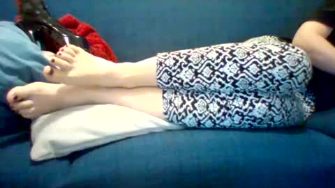 Snapshot of redatelier69 chatting on December 17, 2025, 9:10 pm RedAtelier69 online show from December 17, 2025, 9:10 pm