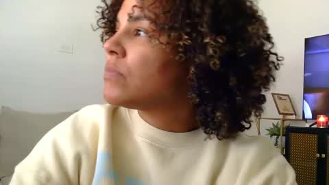 Snapshot of redbonescarlet chatting on September 24, 2025, 6:11 pm Redbonescarlet online show from September 24, 2025, 6:11 pm