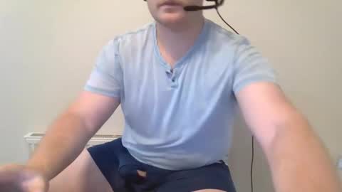 Snapshot of redbwc96 chatting on October 19, 2025, 12:28 pm redbwc96 online show from October 19, 2025, 12:28 pm
