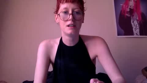redcassie666 online show from May 22, 2026, 1:06 pm