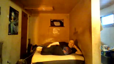 Snapshot of reddragon1195 chatting on February 2, 2025, 10:06 pm reddragon1195 online show from February 2, 2025, 10:06 pm