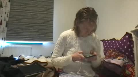 Snapshot of redfoxofficial chatting on December 17, 2025, 10:43 am Redfox online show from December 17, 2025, 10:43 am