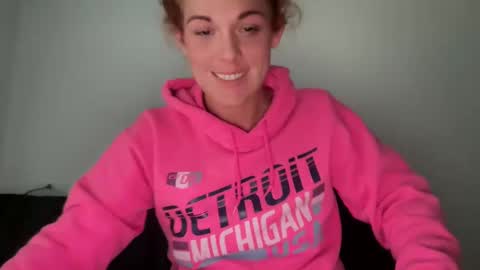 Snapshot of redheaded_fox chatting on January 22, 2025, 6:20 pm Redheaded Fox online show from January 22, 2025, 6:20 pm