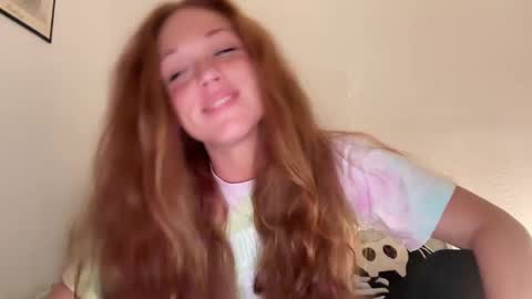 Snapshot of redheaded_fox chatting on March 1, 2025, 1:11 am Redheaded Fox online show from March 1, 2025, 1:11 am