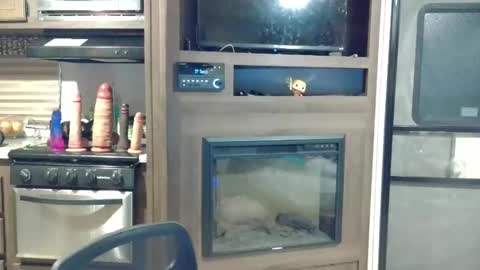 Snapshot of redinthebed chatting on December 16, 2024, 11:18 pm InkedGinger online show from December 16, 2024, 11:18 pm