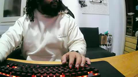 Snapshot of redjhons chatting on September 23, 2025, 10:18 am redjhons online show from September 23, 2025, 10:18 am