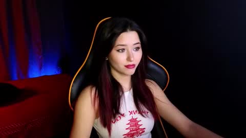 Snapshot of redmidnight_ chatting on December 4, 2025, 8:39 pm Kiara online show from December 4, 2025, 8:39 pm