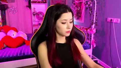 Snapshot of redmidnight_ chatting on December 21, 2025, 9:00 pm Kiara online show from December 21, 2025, 9:00 pm